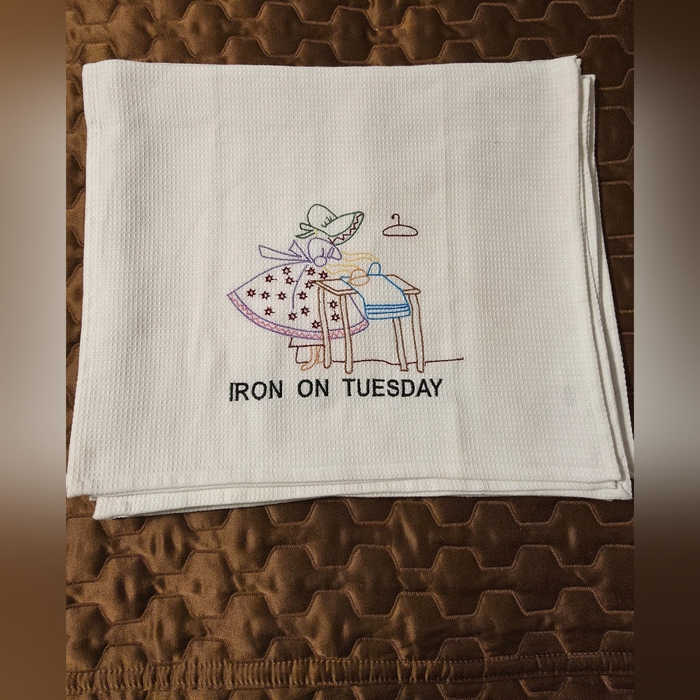 Vintage Tea Towels. Perfect Christmas Gift! - Picture 4 of 11